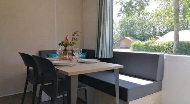 Шале Deluxe Comfortable Chalet With Microwave, on a Holiday Park 1 km. From the Beach