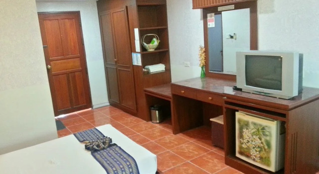 Holiday Hotel