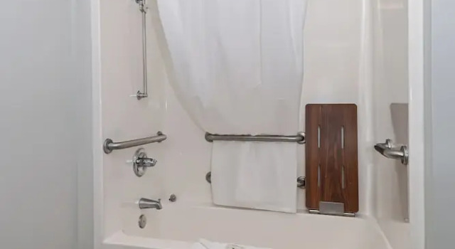 Двухместный номер Standard с балконом Quality Inn & Suites Matthews - Charlotte