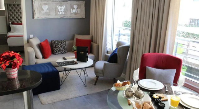 Люкс RENT-INN Suites Hotel