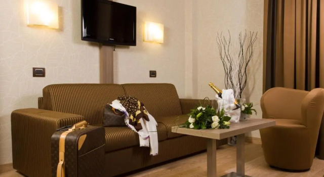 Полулюкс Hotel Cosmopolitan Bologna