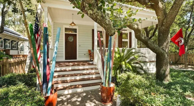 Коттедж 30A Grayt'n Greatful by Avantstay Charming Home+cottage, Walk to Western Lake