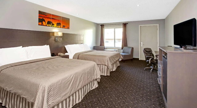 Номер Deluxe Howard Johnson by Wyndham Gananoque
