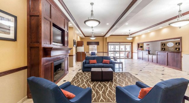 Comfort Suites Yukon - SW Oklahoma City, Boek Hotel Hotels in Yukon met parkeren, Parkeren