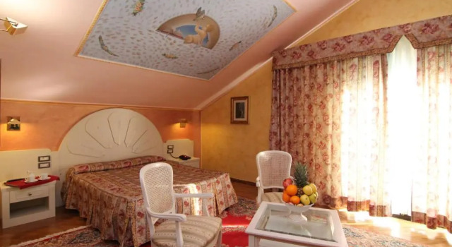 Полулюкс FILIPPONE HOTEL&RISTORANTE