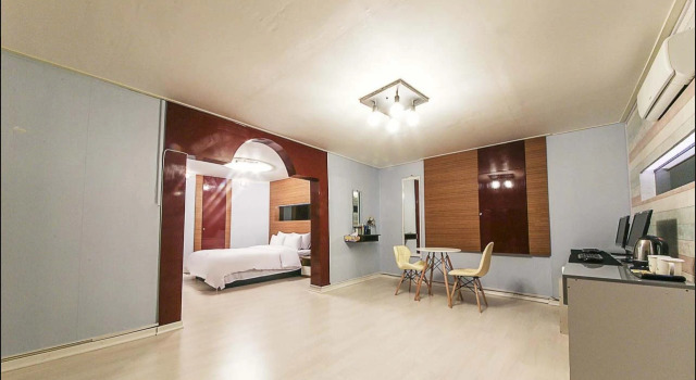 Семейный люкс JJAK Hotel