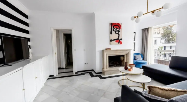 Massive 2-combo apt Unbeatable Acropolis Views 9pax, Забронировать Отель Афины Острова Саронического залива - Аттика, рядом с Холм Филопаппос