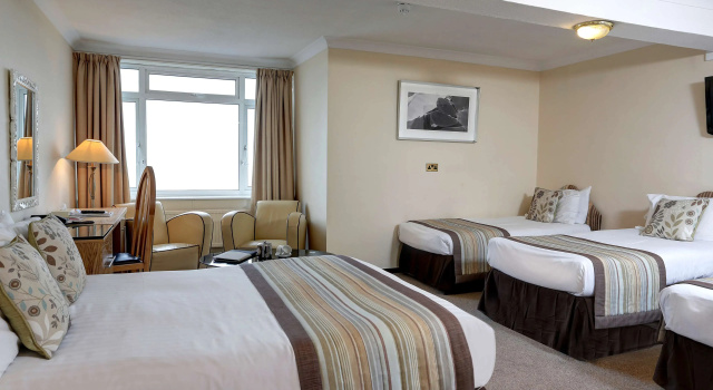 Четырёхместный семейный номер Standard с видом на море Best Western Princes Marine Hotel