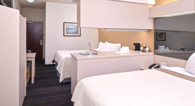 Четырёхместный люкс Americas Best Value Inn & Suites Maryville