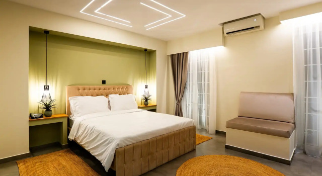 Люкс с балконом Aether Athens Urban Hotel