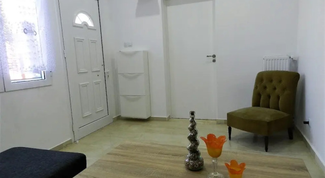 Villa Kristina, Забронировать Вилла Отели Луца с парковкой, Парковка
