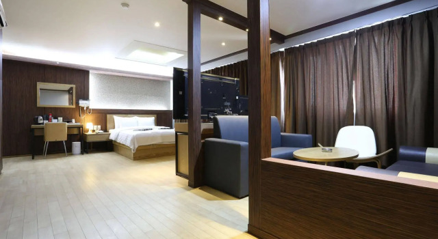 Y Ocean Tourist Hotel