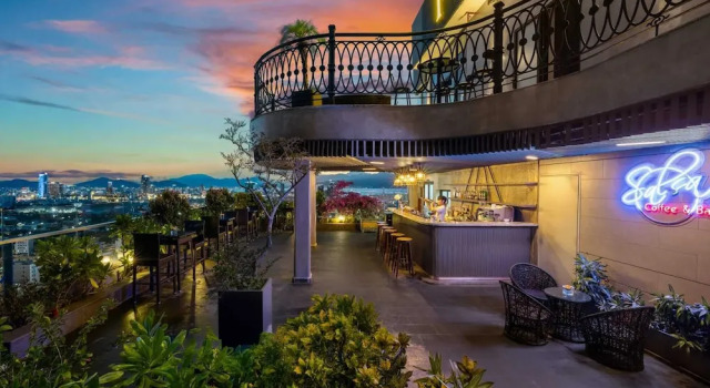 Peninsula Hotel Danang