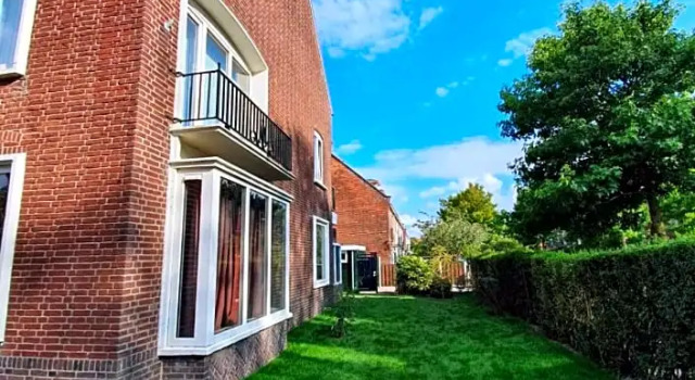 Cozy Garden House kijkduin Beach, Забронировать Отель Laak 