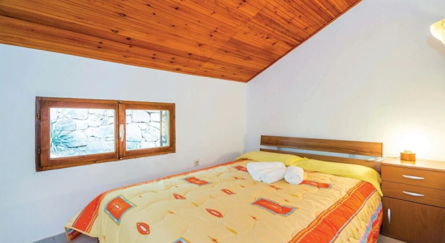 Stunning Home in Cesarica With Wifi and 3 Bedrooms