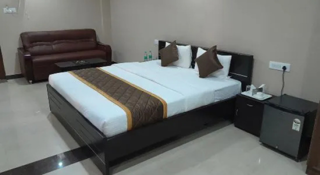 Номер Executive the Nisarga Grand   boarding & lodging