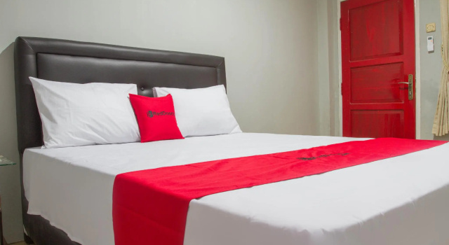 Standard Zimmer RedDoorz Plus @ Otista Garut
