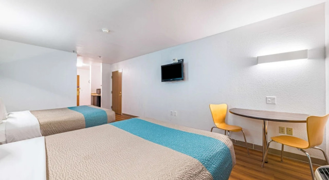 Четырёхместный номер Standard Motel 6-Decatur, TX