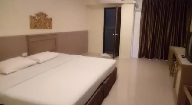 Полулюкс Tongpoon Hotel