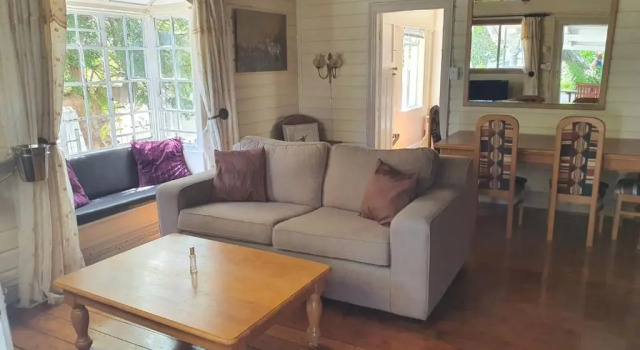 Шале Swiss Cottage Guest House