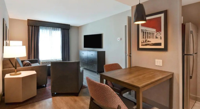 Четырёхместный люкс c 1 комнатой Homewood Suites by Hilton Tuscaloosa Downtown- Near Univ of Alabama