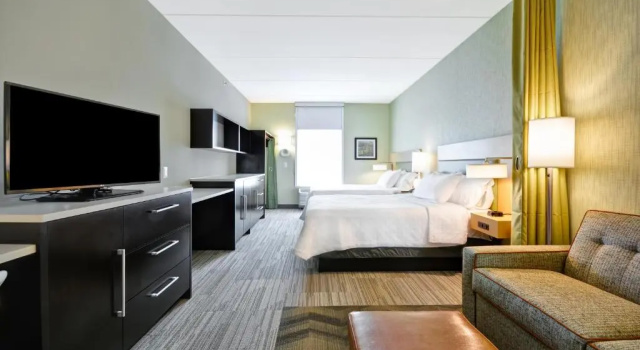 Четырёхместный люкс Home2 Suites By Hilton Charles Town