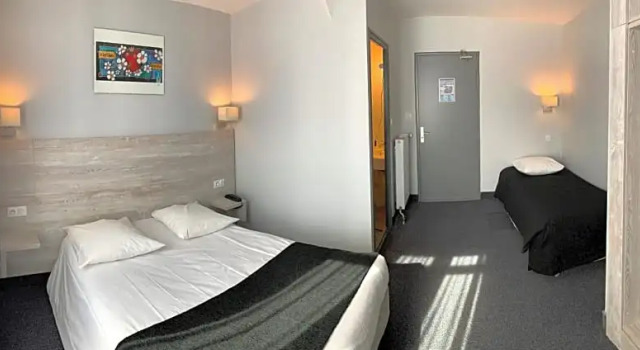 Трёхместный номер Standard с красивым видом из окна Campanile Grenoble Centre Gare