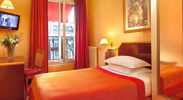 Трёхместный номер Standard The Originals City Hotel Paix Republique