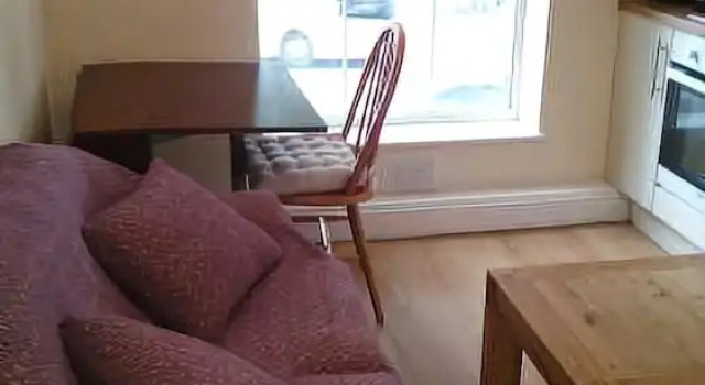 Leafy North Circular Flat, Забронировать Отель Отели Дублина 3 звезды, рядом с Dublin District Coroner's Court, 3*