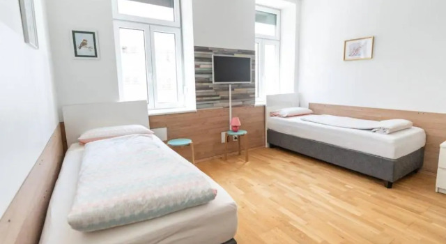 Comfortable Apartments Vienna 1100 with contactless Check-in, Prenota Appartamento 10. Favoriten Vienna, vicino a Stazione Ferroviaria di Matzleinsdorfer Platz