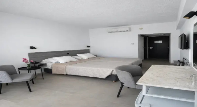 Двухместный номер Standard с балконом Navarria Blue Hotel