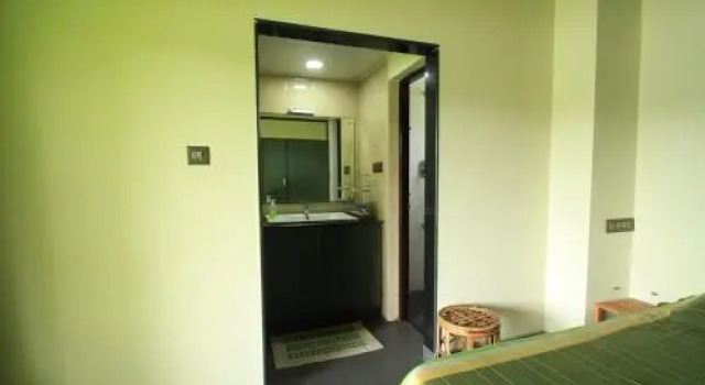 Pearl Spot, Varaa Hotelli Aluva New Delhi