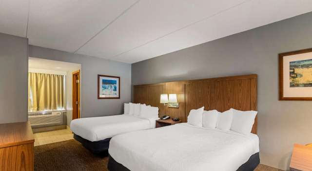 Четырёхместный номер Standard Best Western Bridgeview Hotel