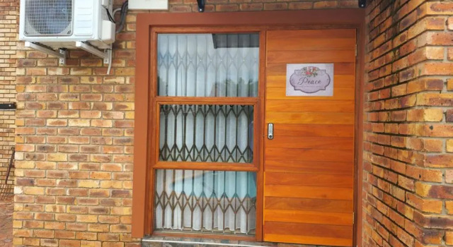 Двухместный номер Standard с видом на бассейн Twins Guest House Astoni