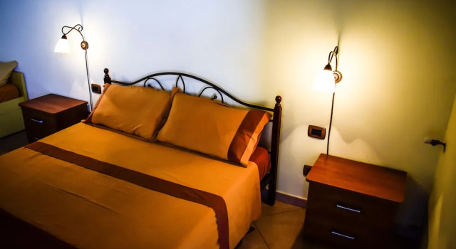 B&B Villa Jolanda & Carmelo, Book Bed and Breakfast Hotels in Sicily with a Pool, Swimming Pool