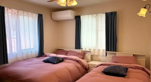 Коттедж с балконом Lapis House