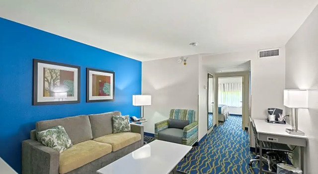Двухместный люкс c 1 комнатой Best Western Plus Lake Lanier Gainesville Hotel & Suites