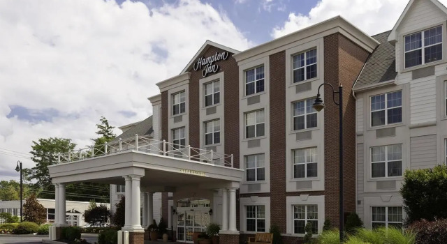 Кровать в общем номере Hampton Inn Buffalo-Williamsville