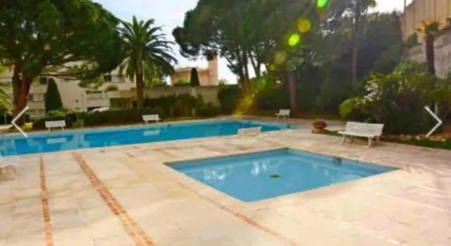 GOLFE JUAN Studio dans résidence avec piscine, Забронировать Апартаменты/квартира Гольф-Жуан Приморские Альпы