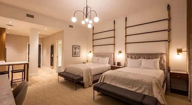 Superior Neljän hengen huone Hotel Covington Cincinnati Riverfront