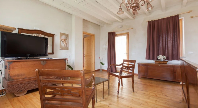 Cascina Serenella B&B, Book Bed and Breakfast Calcinato Lombardiet