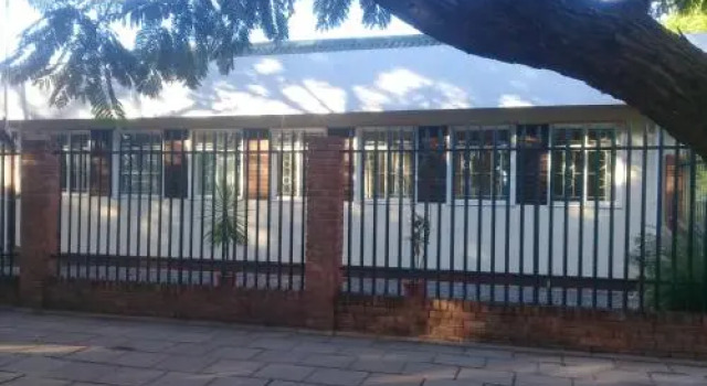 Hostel Choice City Backpackers, Buchen Sie Hostel Hostels in Bulawayo, in der Nähe von Bulawayo Golf Club, Hostel
