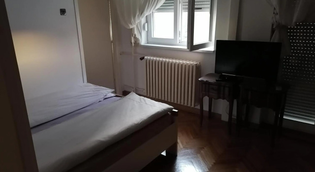 Andreja apartman 2 (jednosobni app -50m2), Забронировать Апартаменты/квартира Врачар Белград, рядом с Храм Святого Саввы