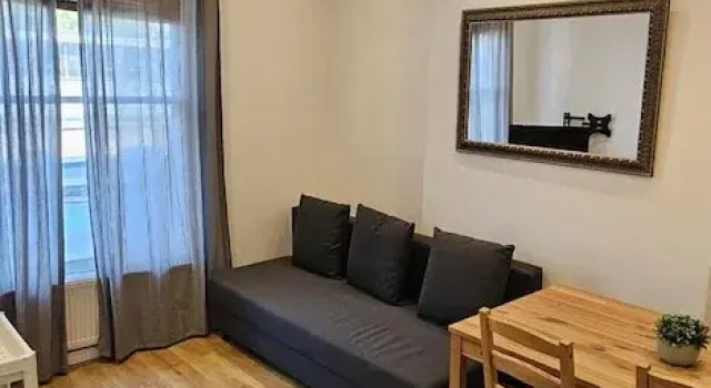 London Charm - Moscow Road Apartment, Varaa Huoneisto Asunnot kohteessa Merseyside, Huoneisto