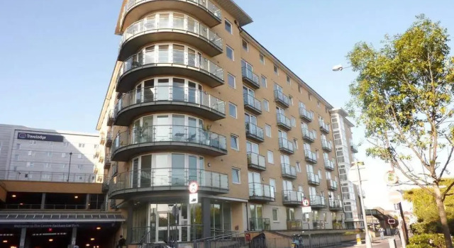 ⭑ Staywelcome- Stylish Apartment Near Heathrow, Skyline Views ⭑, Rezervați Apartament London Heathrow Airport Londra Mare