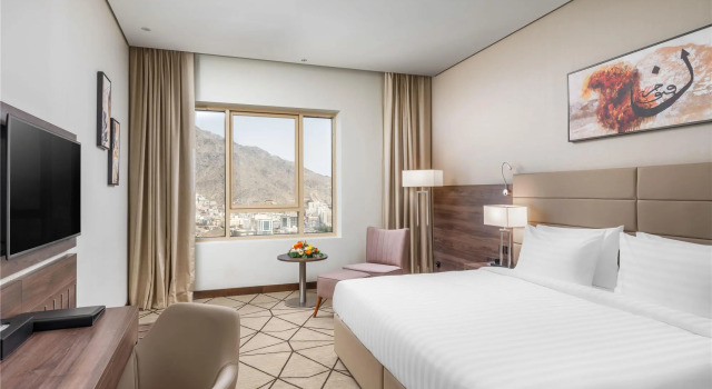 Номер Standard с видом на горы Wirgan Al Noor, Tapestry Collection by Hilton