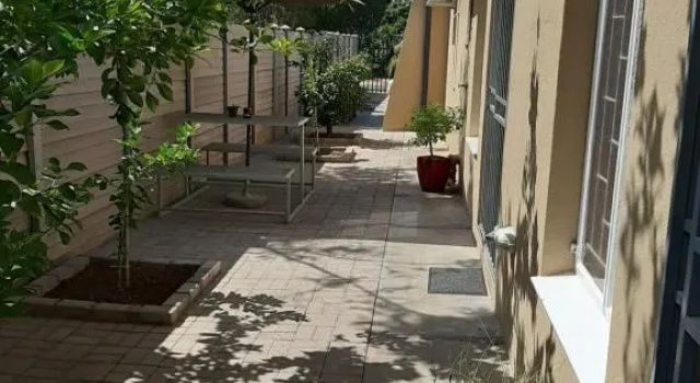 Esperance Guesthouse, Забронировать Отель Отели Апингтон с бассейном, рядом с Kalahari Mall, Бассейн