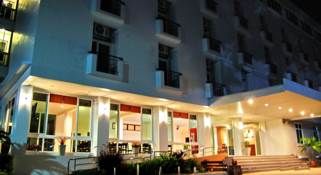 Phaiboonplace Hotel, Varaa Hotelli Hotellit North-Eastern Thailand pysäköinnillä, Pysäköinti