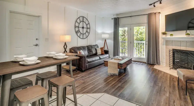 2 Mi to Dollywood! Golfview Resort Condo w/ Pools, Забронировать Курортный отель Курортные отели Пиджен-Фордж, рядом с Tennessee Shine, Курортный отель