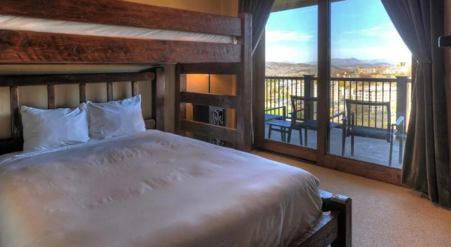 Кровать в общем номере Edgemont 2600 - Luxury Ski-in Ski-out Condo